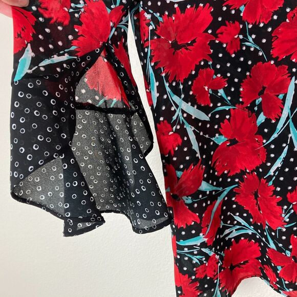Chenault Women's Pullover V-Neck Top Size M Floral Bell Sleeves - Picture 7 of 8